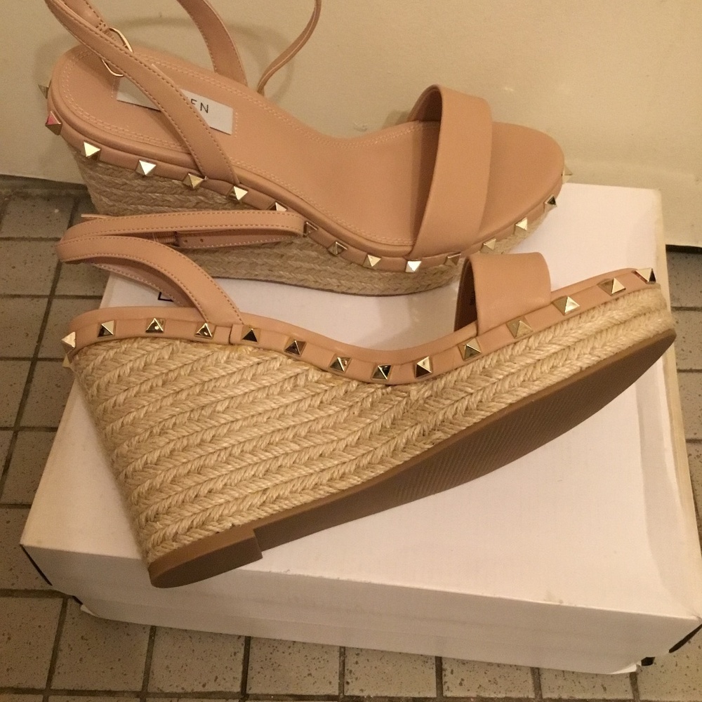 Steve Madden wedges with minor defects
